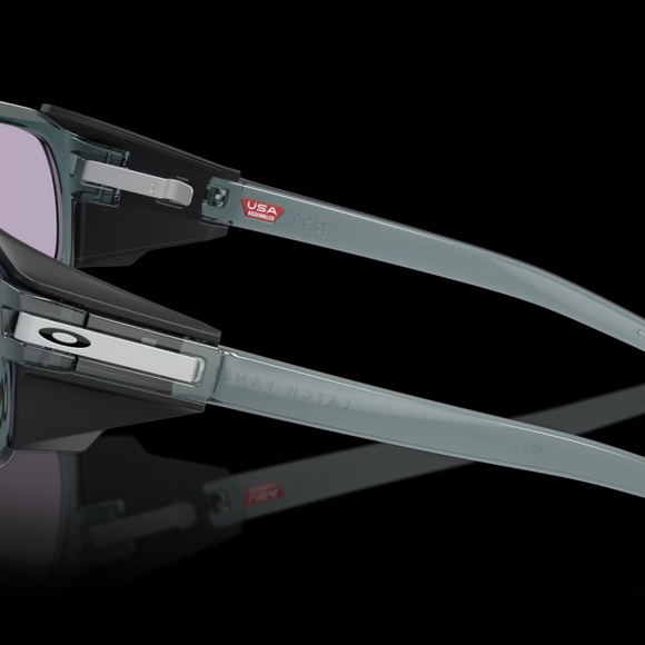 Oakley Latch panel Sunglasses - Picture 5 of 7
